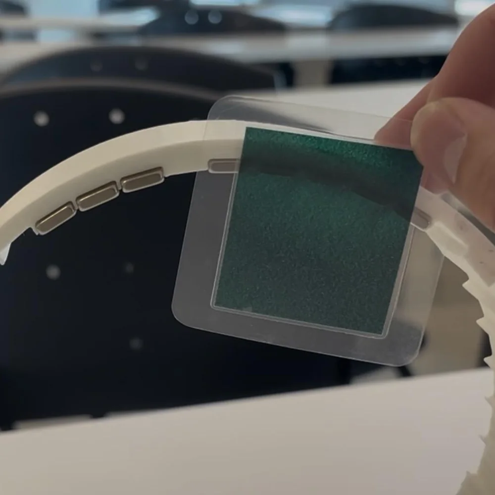 Magnetic viewing film held against the rotor to check field uniformity